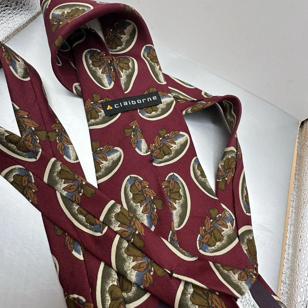 Vintage Claiborne Burgundy Novelty‎ Tie Autumn Acorn Pattern